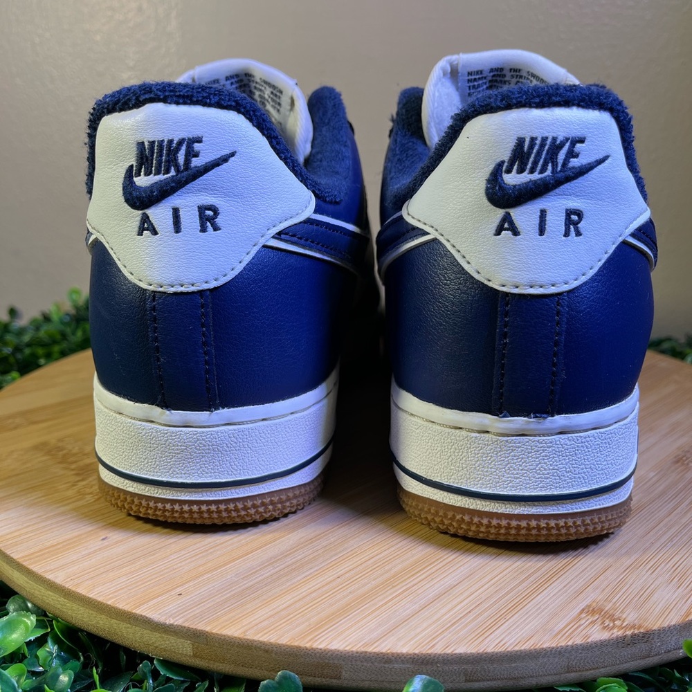 🔥 NIKE AIR FORCE 1 LOW COLLEGE PACK MIDNIGHT NAVY SNEAKER MENS SIZE 8 DQ7659-101 - Picture 5 of 11